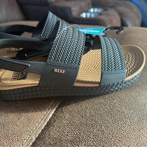 New w/tags Reef Black and Tan Slide Sandals